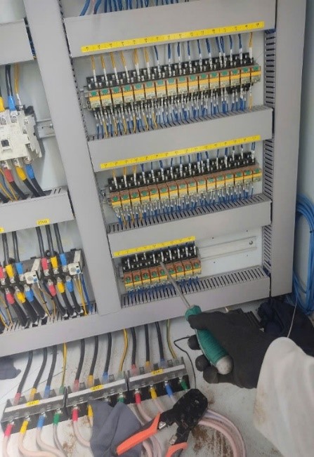 A machine with wires and wires
