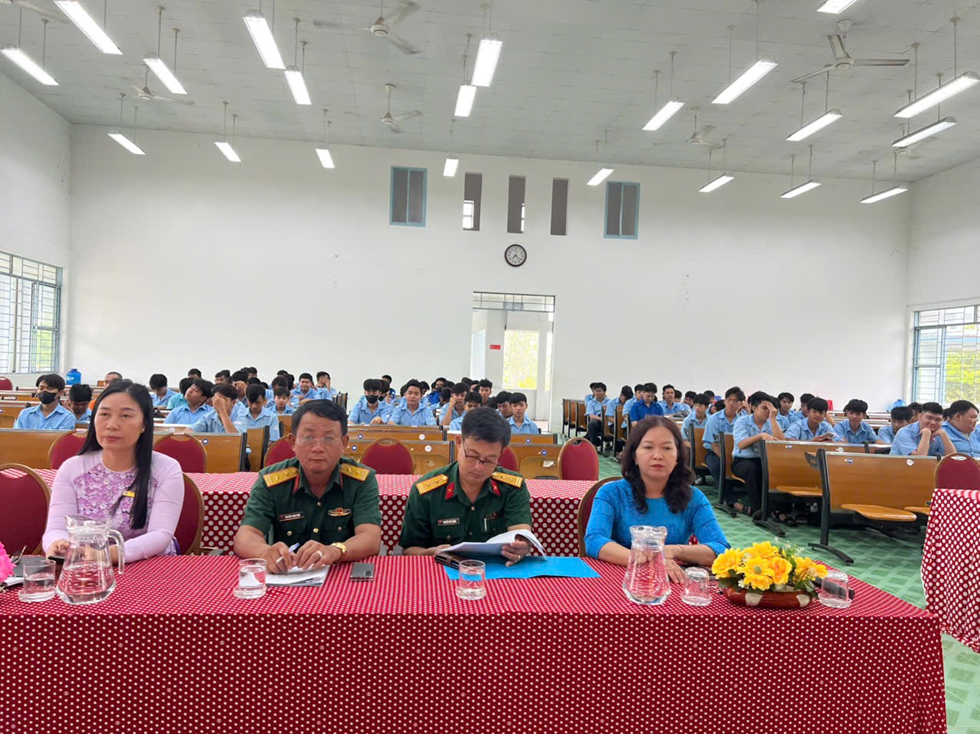 Tổ chức giảng dạy và học môn học Giáo dục Quốc phòng và an ninh cho học sinh các lớp trình độ Trung cấp khóa 2025 tại Trường Cao đẳng Nghề Sóc Trăng