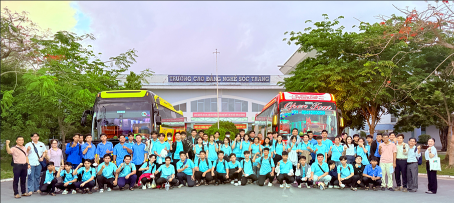 Chuyến xe kiến nghiệp: Trải nghiệm thực tế đắt giá của học sinh, sinh viên Khoa Khoa học cơ bản