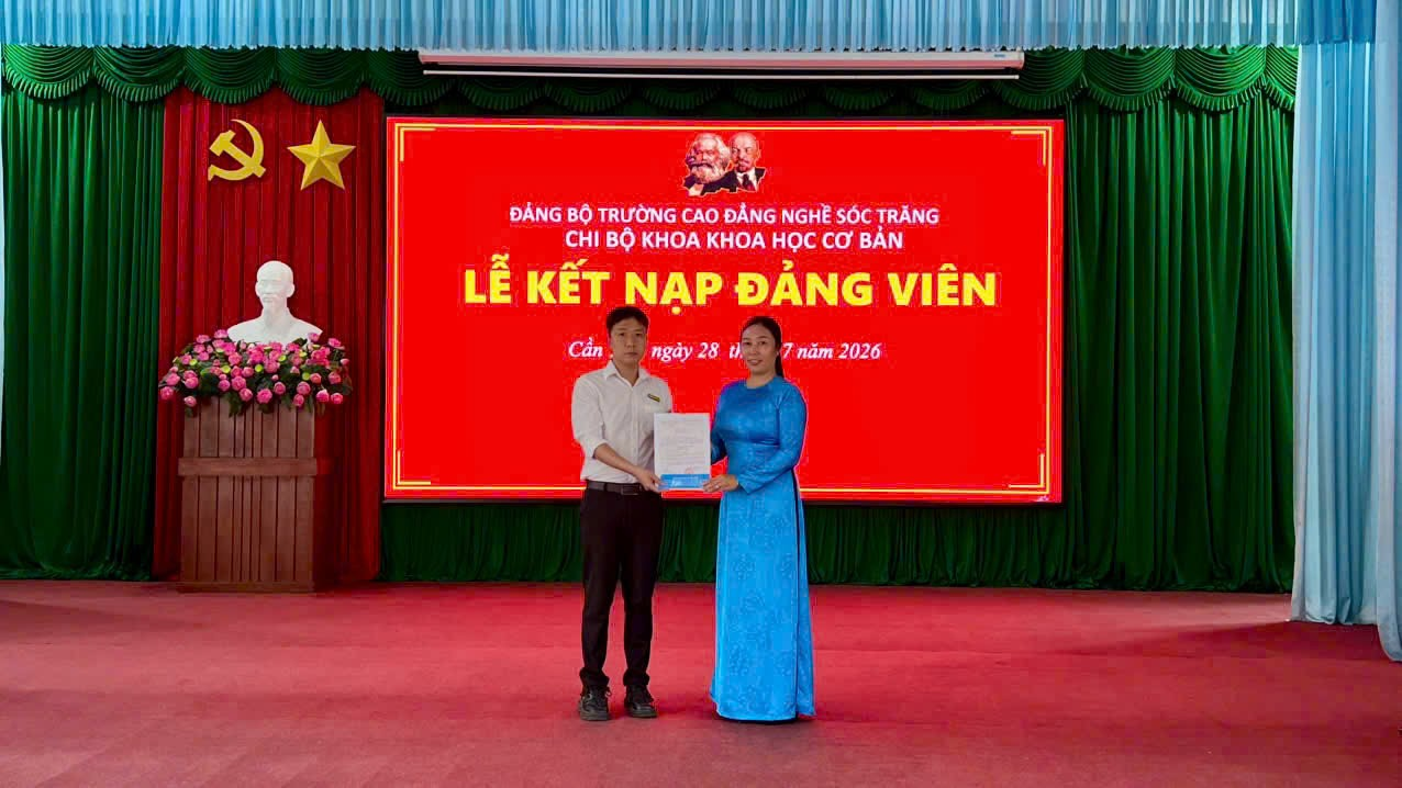 Chi bộ Khoa Khoa học cơ bản tổ chức Lễ kết nạp đảng viên